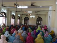 Alavi Bohras: Majlis of Muminaat with Maa Saahebah as Sadr-e-Majlis in Masjid-e-Haatemi, Surat